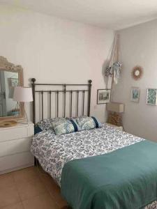 Postel nebo postele na pokoji v ubytování Canet-en-Roussillon beach relaxation house