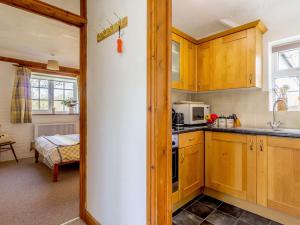 Η κουζίνα ή μικρή κουζίνα στο 1 bed in Wroxham 87415