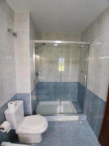 Koupelna v ubytování Merinna- Chalet piscina padel