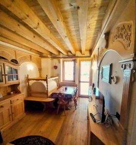 Ruang duduk di Beautiful apartment in Zoldo Alto Dolomites