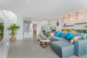 Nhà bếp/bếp nhỏ tại Exclusive Penthouse - 85m pool - private garage - 3 terraces