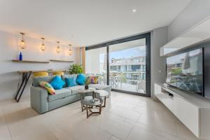 TV/trung tâm giải trí tại Exclusive Penthouse - 85m pool - private garage - 3 terraces