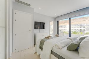 Giường trong phòng chung tại Exclusive Penthouse - 85m pool - private garage - 3 terraces +27 ảnh