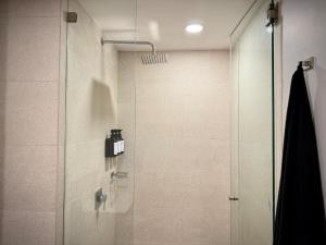 Bagno di HUNAB Roma Apt - Pool, Coworking and Gym NEW