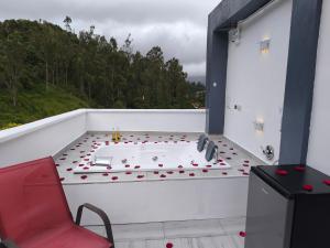 Balkón nebo terasa v ubytování Mirador samsara Penthouse con Jacuzzi al aire libre,piso completo