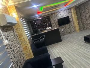 TV a/nebo společenská místnost v ubytování Daniel hotel apartment