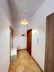 Φωτογραφία από το άλμπουμ του Macys Hideaway Place By Adriatic Living σε Shkallnur