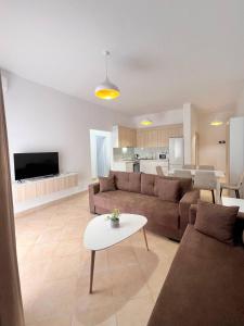 Μια τηλεόραση ή/και κέντρο ψυχαγωγίας στο Macys Hideaway Place By Adriatic Living