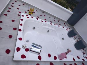 Koupelna v ubytování Mirador samsara Penthouse con Jacuzzi al aire libre,piso completo + 32 fotografií