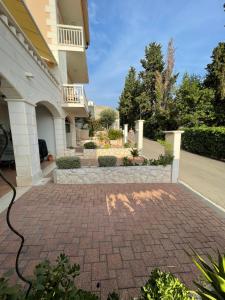 Vonkajšia záhrada v ubytovaní Villa Jani Top Floor Suite + 35 fotografií