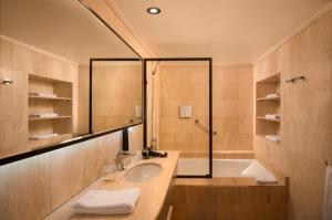 Koupelna v ubytování Boulevard Suites Ferrat
