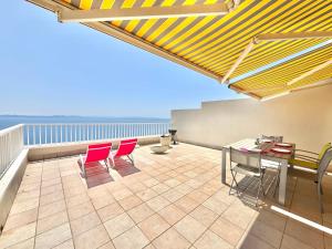 Balkón alebo terasa v ubytovaní Residencial puig rom