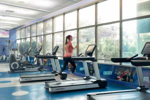 Fitness centrum a/nebo fitness zařízení v ubytování Boulevard Suites Ferrat