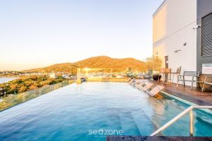 Bazén v ubytování Estúdios c/ Vista Lateral Mar no Penha Spot | PSO - L nebo v jeho okolí