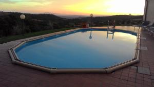 The swimming pool at or close to Country House La Meria