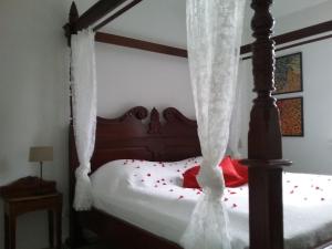 Postel nebo postele na pokoji v ubytování Hals Hotel
