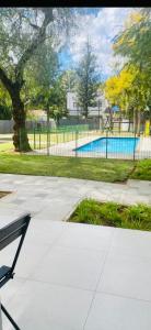 Πισίνα στο ή κοντά στο Eastview Aparthotel in Bemcoville