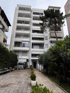 Το κτήριο όπου στεγάζεται  το διαμέρισμα