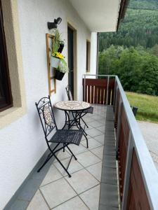 A balcony or terrace at Appartamento Giovanna Rosegg