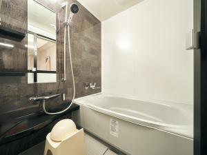 Un baño de LACER OKINAWA NAHA TOMARIPORT - Vacation STAY 56981v