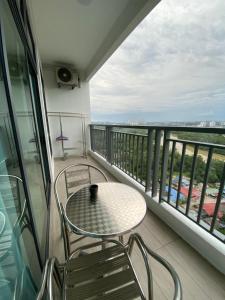 Balkoni atau teres di 8scape Residensi
