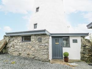 Το κτήριο όπου στεγάζεται  η παραθεριστική κατοικία