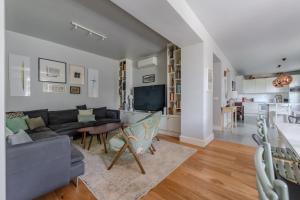 TV a/nebo společenská místnost v ubytování Villa Giselle