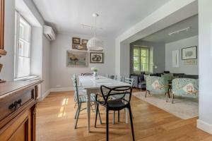 Posezení v ubytování Villa Giselle + 20 fotografií