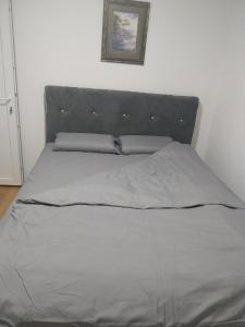 Postel nebo postele na pokoji v ubytování Matvik