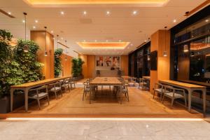 Meroddi Beyoğlu Residence餐厅或其他用餐的地方