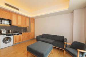 Meroddi Beyoğlu Residence的厨房或小厨房
