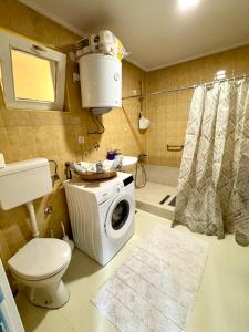 Ένα μπάνιο στο Apartmani Fazinasa