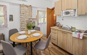 Kuchyň nebo kuchyňský kout v ubytování Mediteraneo