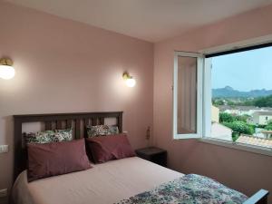 En eller flere senge i et værelse på La Maison des Tuileries + 3 billeder