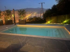 Piscina a House with pool and panoramic view of Bilbao o a prop