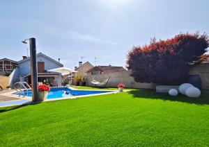 Bazén v ubytovaní Casa piscina boleros alebo v jeho blízkosti