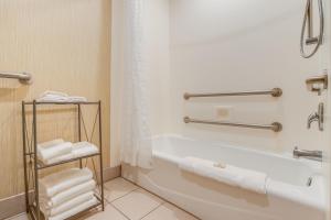 Koupelna v ubytování Oceanus Motel - Rehoboth Beach + 22 fotografií