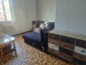 Χώρος καθιστικού στο Maison de ville à 10 min du PAL
