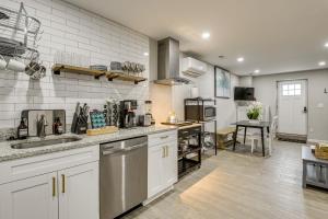Kuchyň nebo kuchyňský kout v ubytování Cheverly Vacation Rental Less Than 9 Mi Washington, DC!