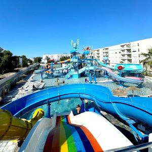 Piscina de la sau aproape de Beach, pool and slides Sousse Monastir 41