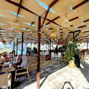 Un restaurant sau alt loc unde se poate mânca la Beach, pool and slides Sousse Monastir 41