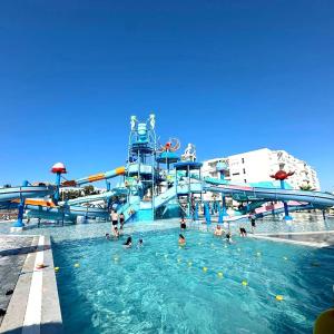 Piscina de la sau aproape de Beach, pool and slides Sousse Monastir 41