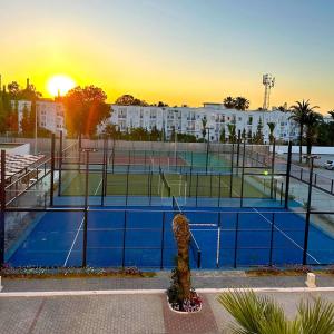 Facilități de tenis și/sau squash la sau în apropiere de Beach, pool and slides Sousse Monastir 41