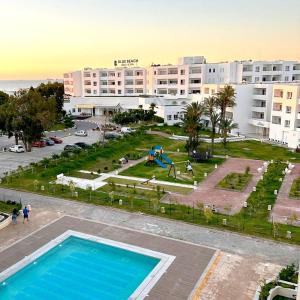 Piscina de la sau aproape de Beach, pool and slides Sousse Monastir 41
