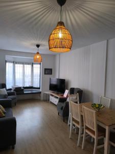 TV a/nebo společenská místnost v ubytování CASA ANA PUERTITO DE GUIMAR