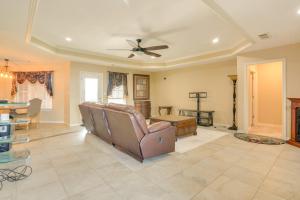 Fotografie z fotogalerie ubytování 9 Mi to Lake Texoma Calera Escape with Gazebo! v destinaci Calera