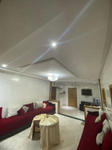 Μια τηλεόραση ή/και κέντρο ψυχαγωγίας στο The Bright House