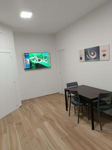 Μια τηλεόραση ή/και κέντρο ψυχαγωγίας στο PIANESE House