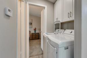 Gambar di galeri bagi Steps to Sparkling Water Bullhead City Getaway di Bullhead City +24 gambar