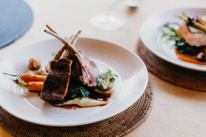 Essen in der Zelt-Lodge oder in der Nähe